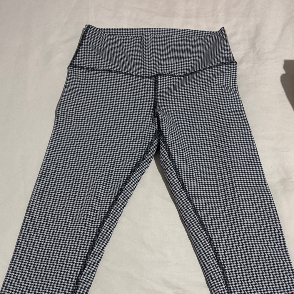 Alo Black and White Leggings